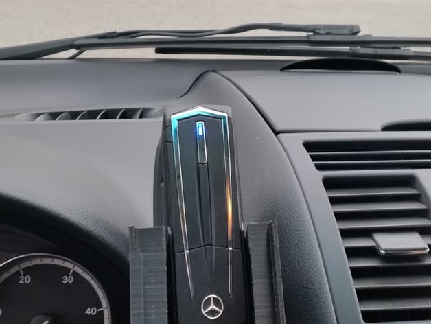 W639 Viano Vito Galaxy S5 Smartphone Holder preview