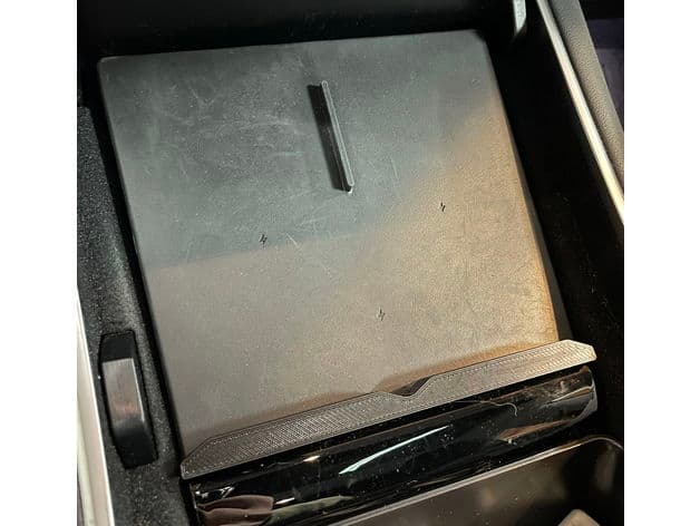 Jeda V2 Tesla charging pad adapter for iPhone 12 preview