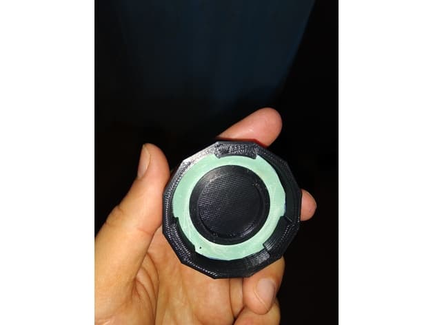 Photo of Nissan Qashqai brake fluid cap