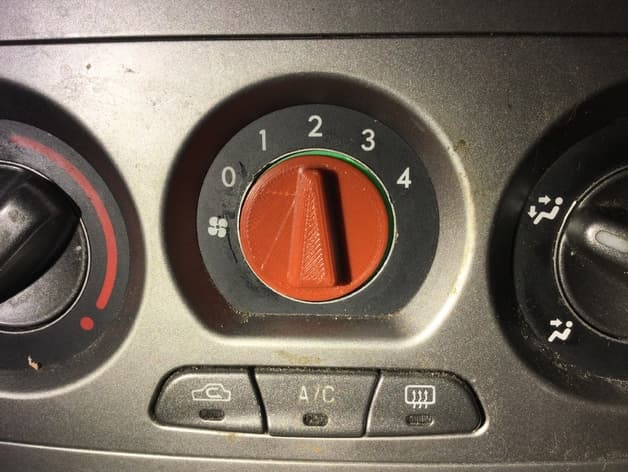 Photo of Subaru Foreser 2004 - Fan Control Knob