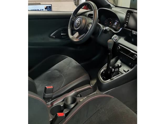 Cup holder Toyota Yaris 2020- preview