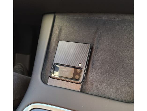 Tesla Model Y charging spacer for Samsung Galaxy Z Flip3 preview