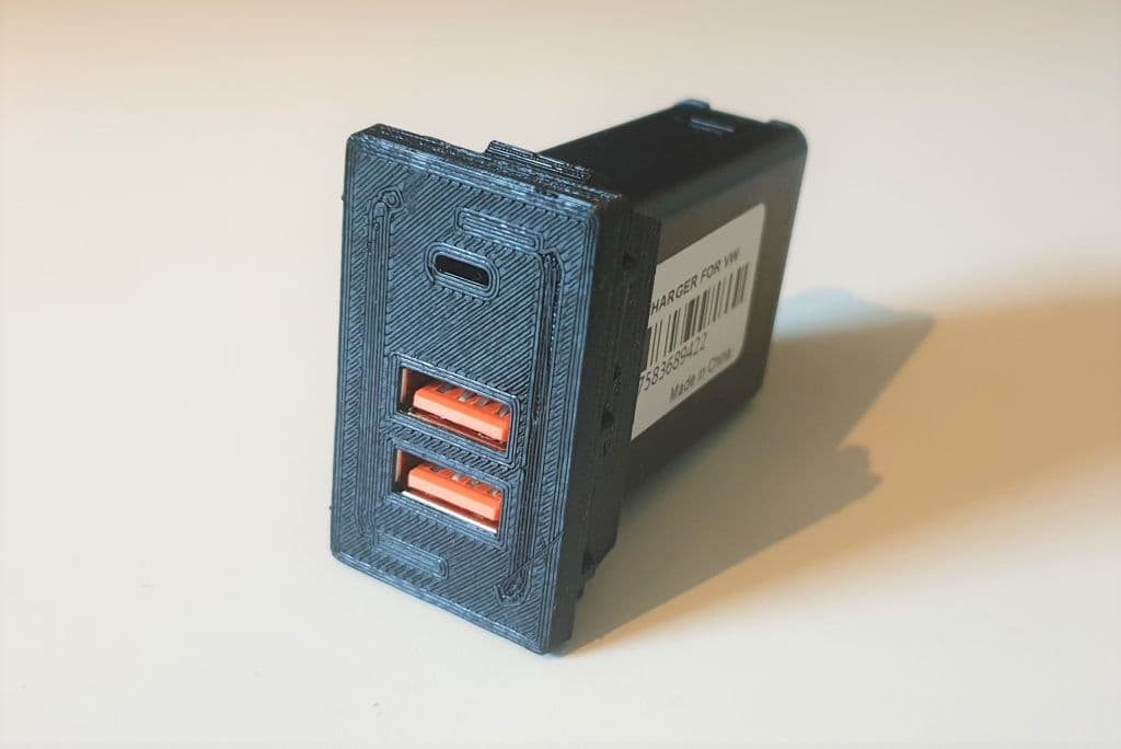 Photo of VW T4 Bulli USB Adapter Blende