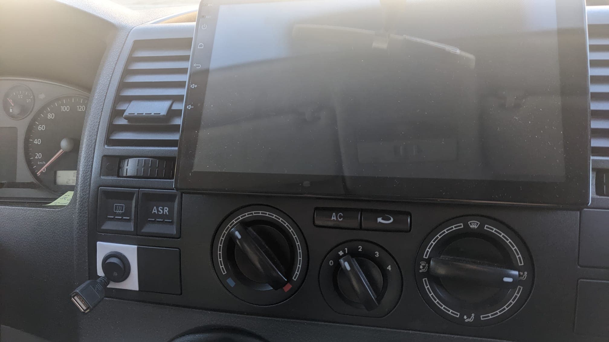 Photo of Emplacement tableau de bort VW Transporter T5