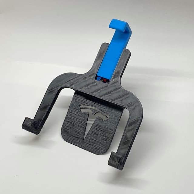 Photo of Slim tablet back seat mount for Tesla Model 3/Y